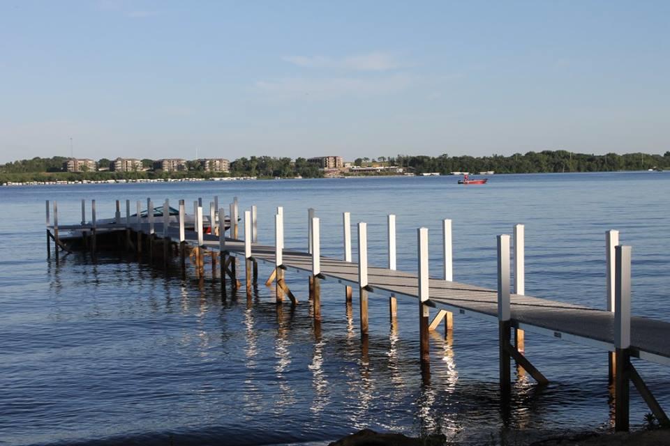 Okoboji Commons Hotel Exterior photo